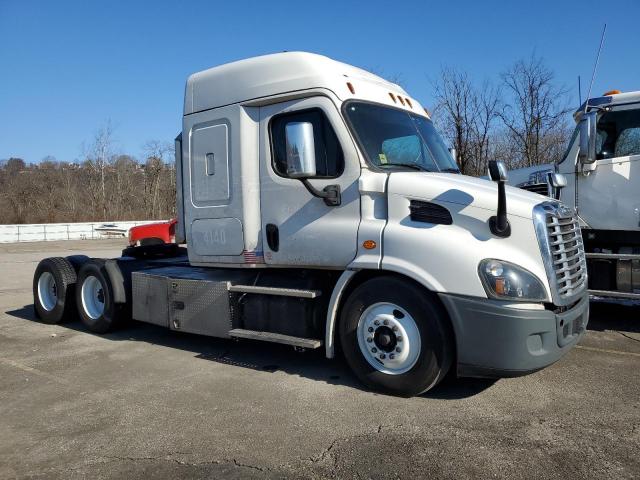  Salvage Freightliner Cascadia 1