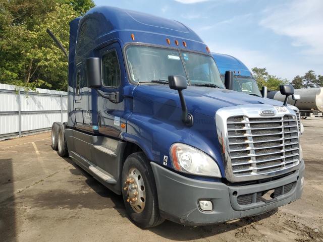  Salvage Freightliner Cascadia 1