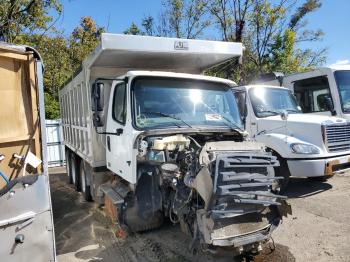  Salvage Freightliner 114sd