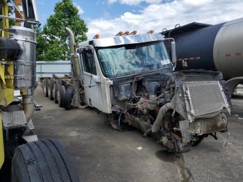  Salvage Freightliner 122sd