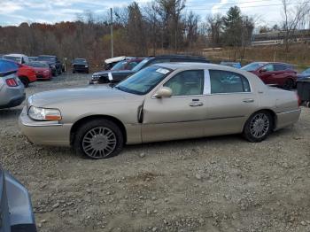  Salvage Lincoln Towncar