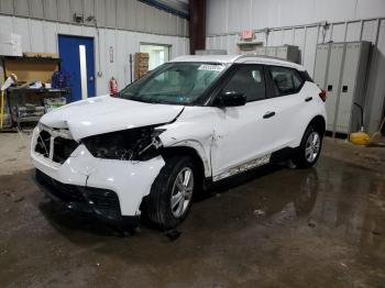  Salvage Nissan Kicks