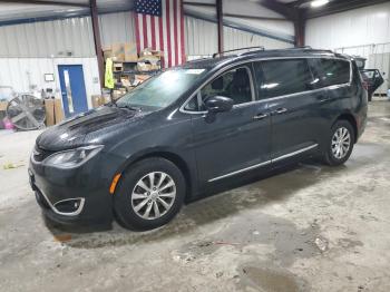  Salvage Chrysler Pacifica