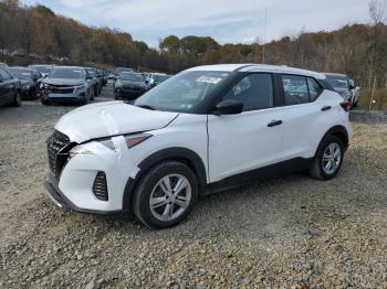  Salvage Nissan Kicks