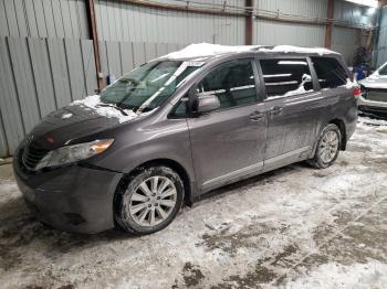  Salvage Toyota Sienna