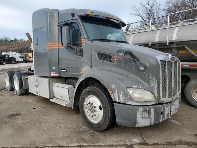  Salvage Peterbilt 579