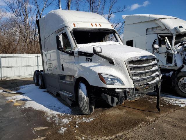  Salvage Freightliner Cascadia 1