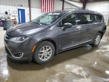  Salvage Chrysler Pacifica
