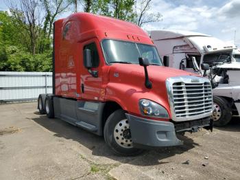  Salvage Freightliner Cascadia 1