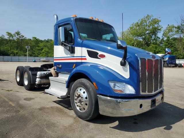  Salvage Peterbilt 579
