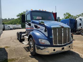 Salvage Peterbilt 579