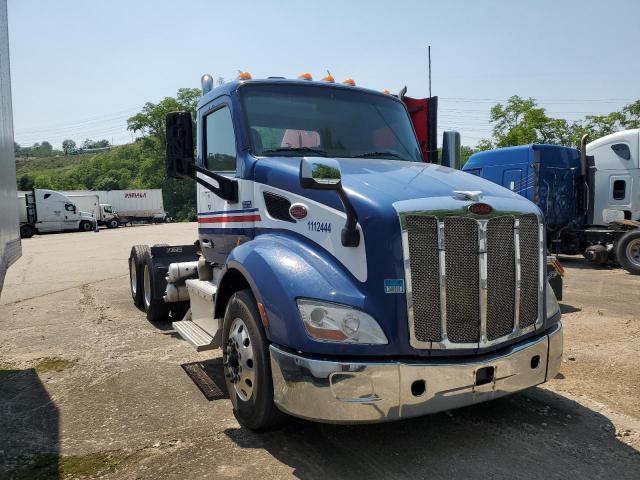  Salvage Peterbilt 579