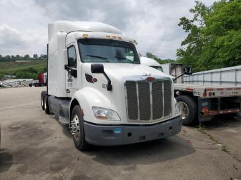 Salvage Peterbilt 579