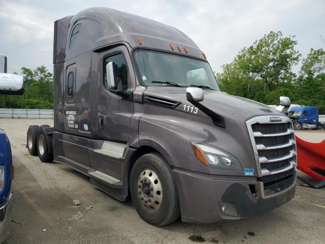  Salvage Freightliner Cascadia 1