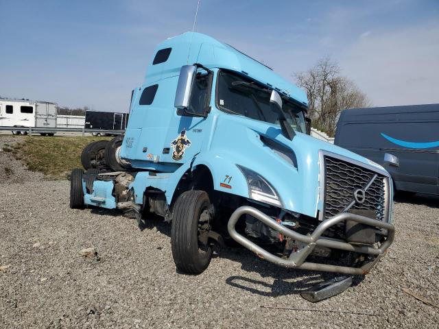  Salvage Volvo Vnl