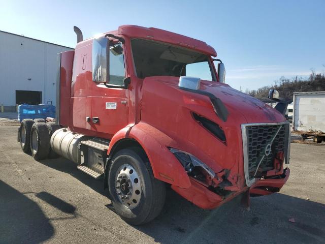  Salvage Volvo Vnr