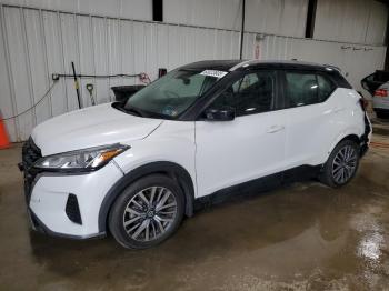  Salvage Nissan Kicks