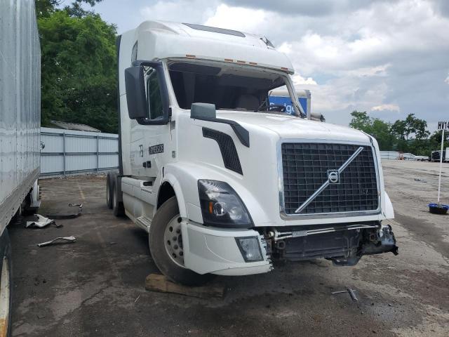  Salvage Volvo Vn