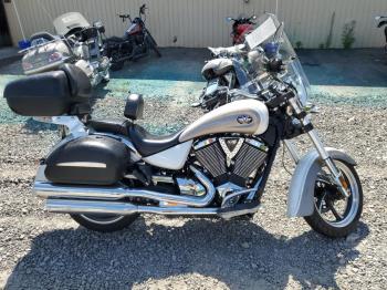 Salvage Victory Motorcycles Kingpin St