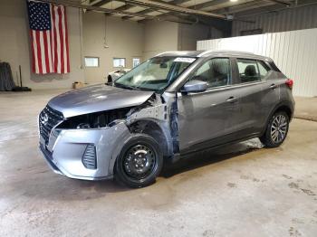  Salvage Nissan Kicks