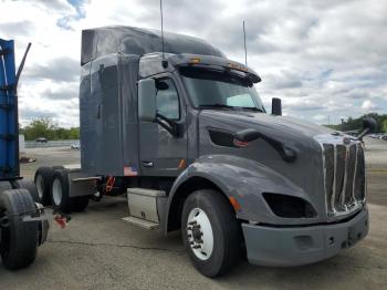  Salvage Peterbilt Tractor 579