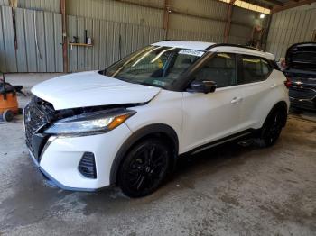  Salvage Nissan Kicks