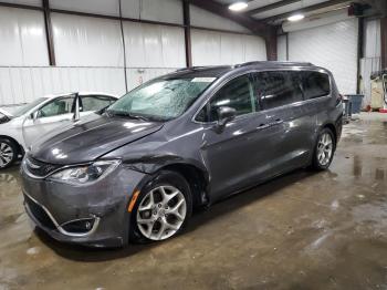  Salvage Chrysler Pacifica
