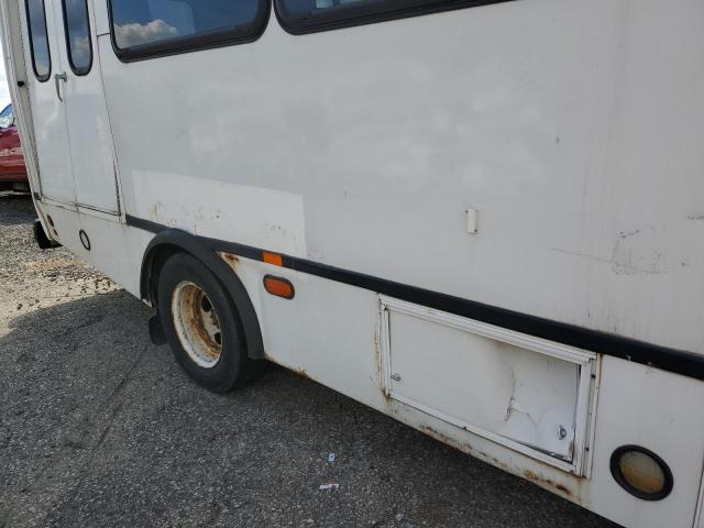 Ford Econoline E450 Super Duty Cutaway Van Image 7