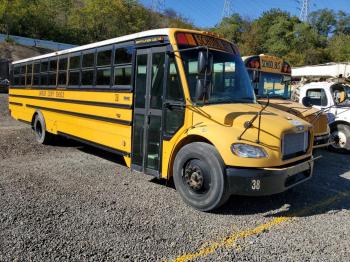  Salvage Freightliner Chassis B2b