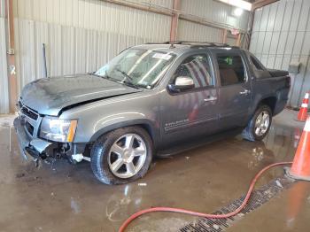  Salvage Chevrolet Avalanche