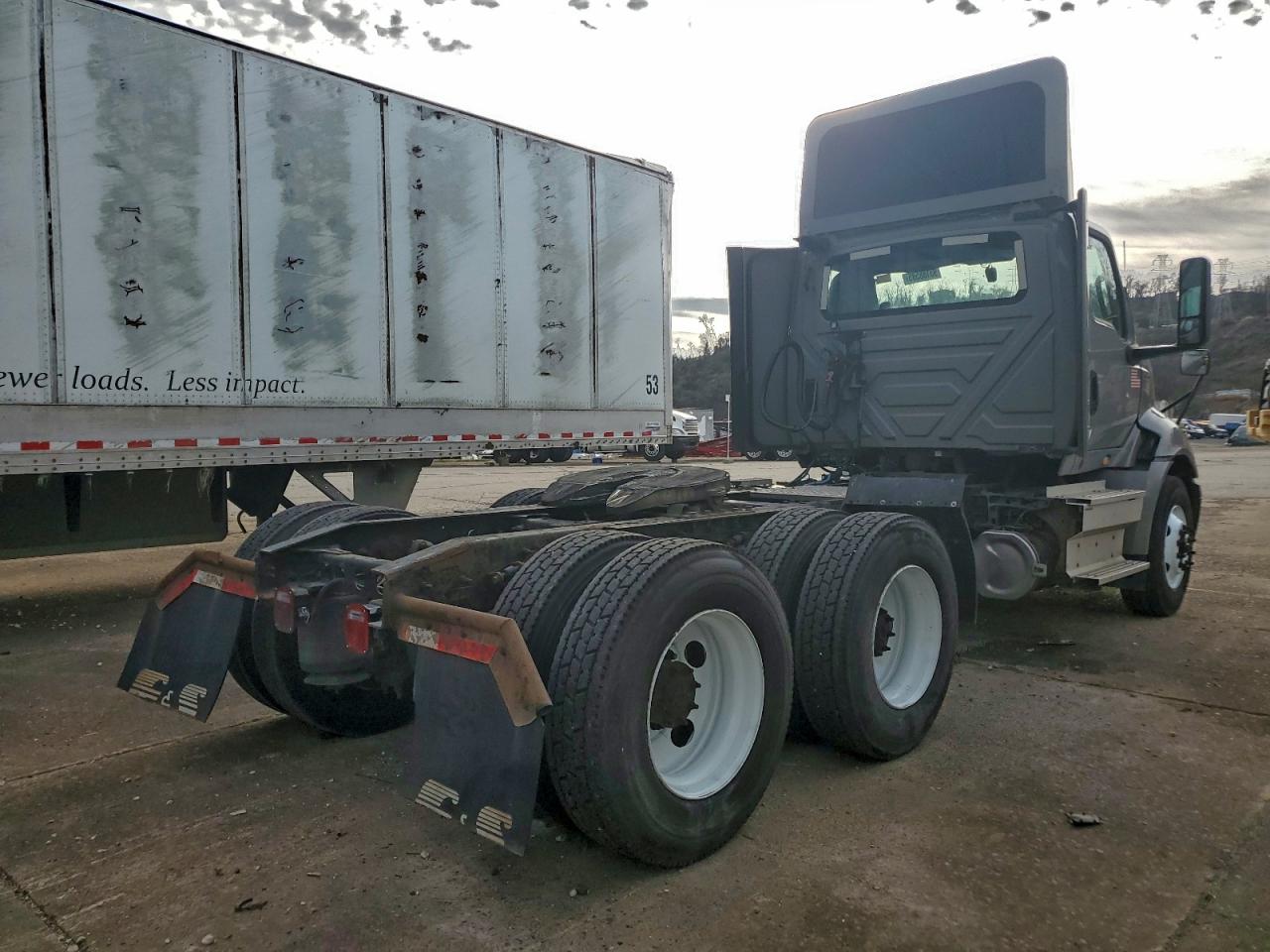 International Rh613 Image 3