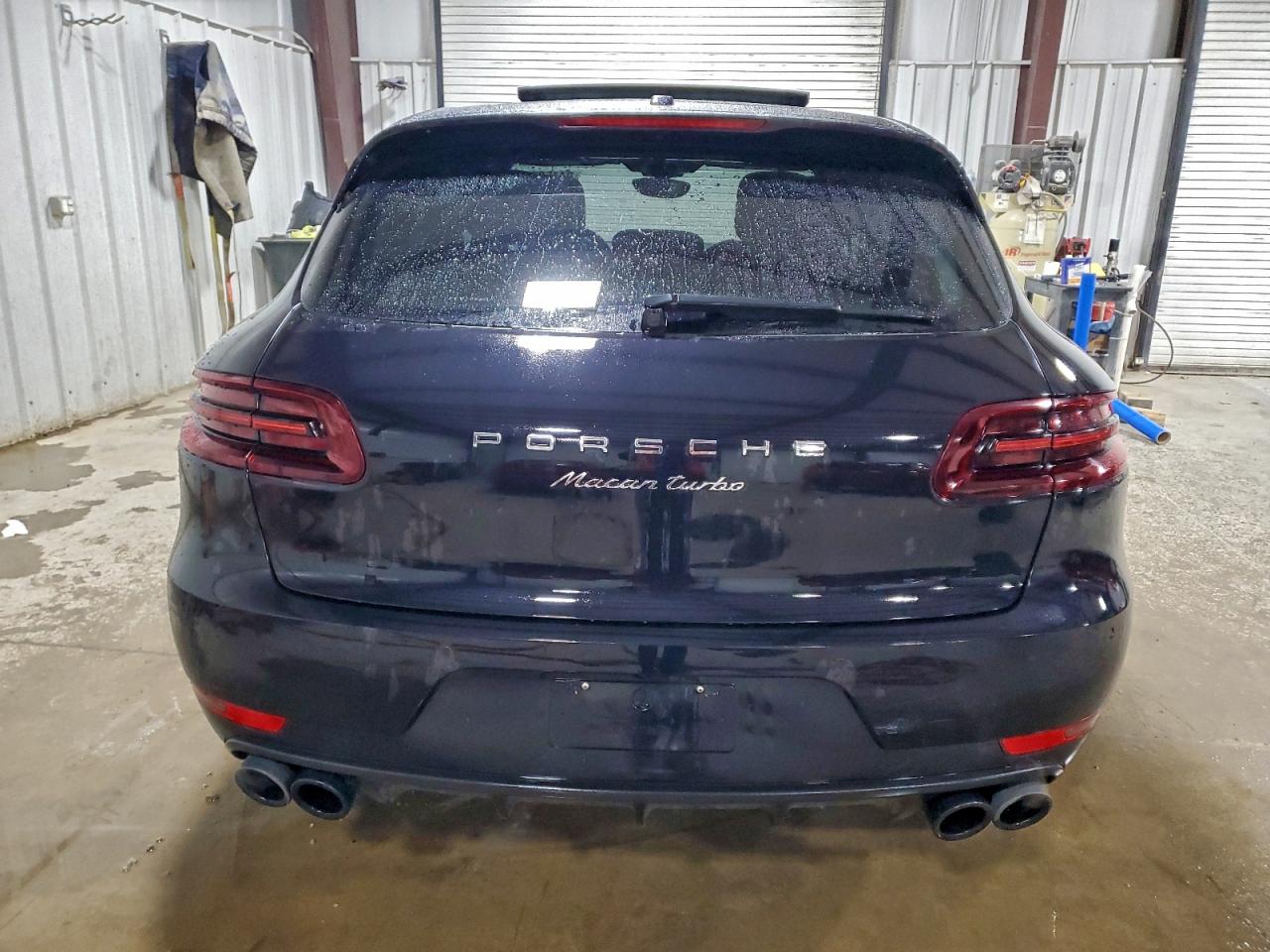 Porsche Macan Turbo Image 8