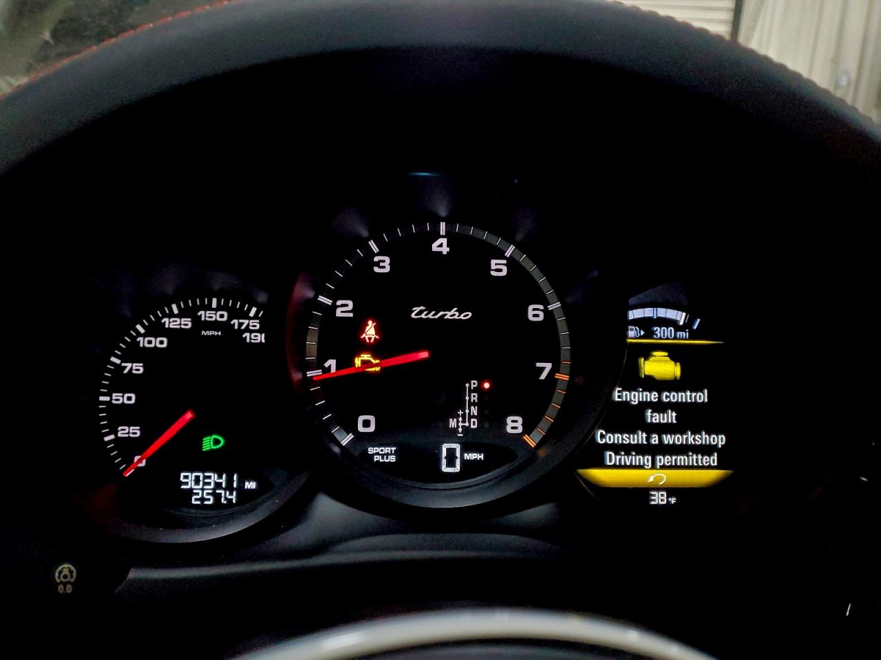 Porsche Macan Turbo Image 5