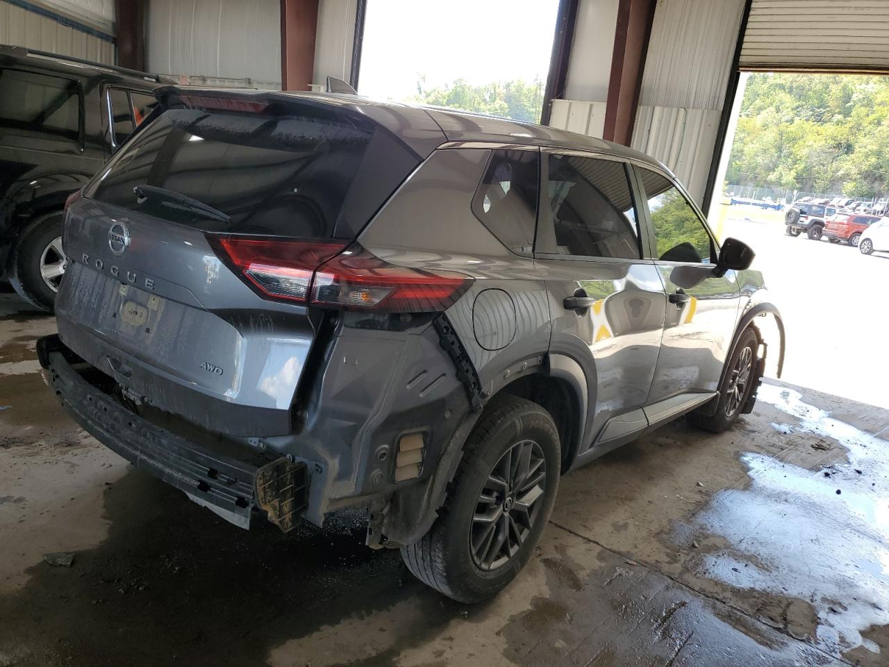 Nissan Rogue S Image 2