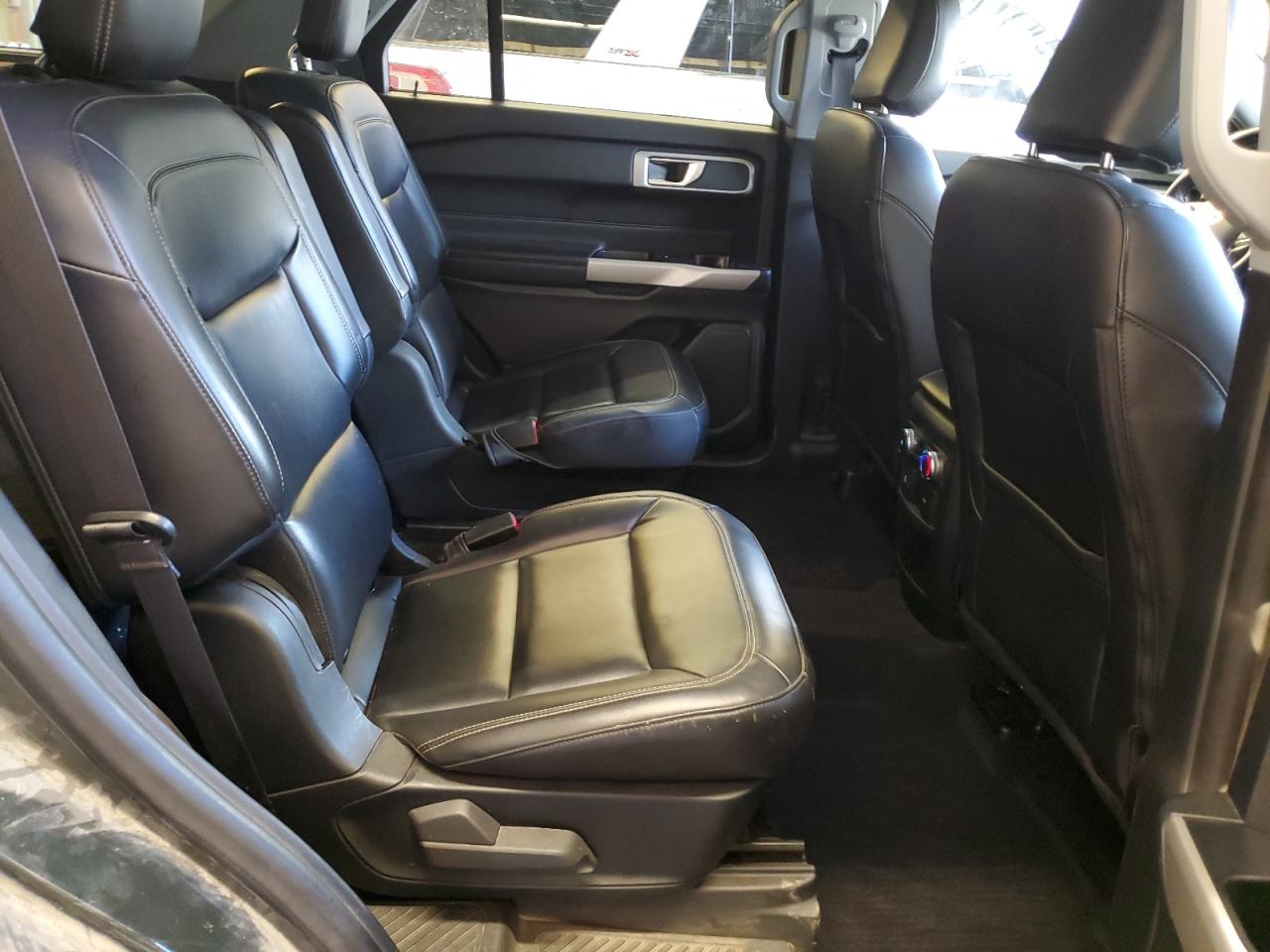 Ford Explorer Xlt Image 9