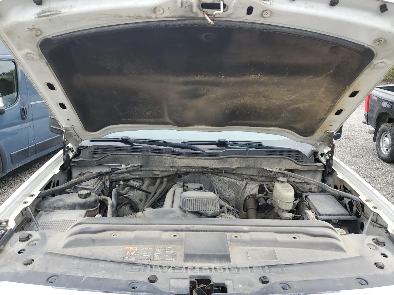 Chevrolet Silverado C3500 Image 11