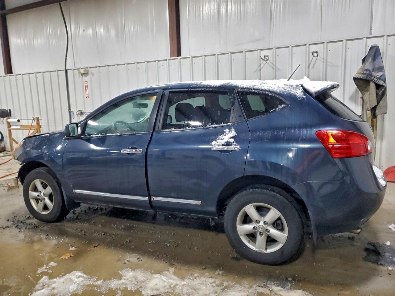 Nissan Rogue S Image 3