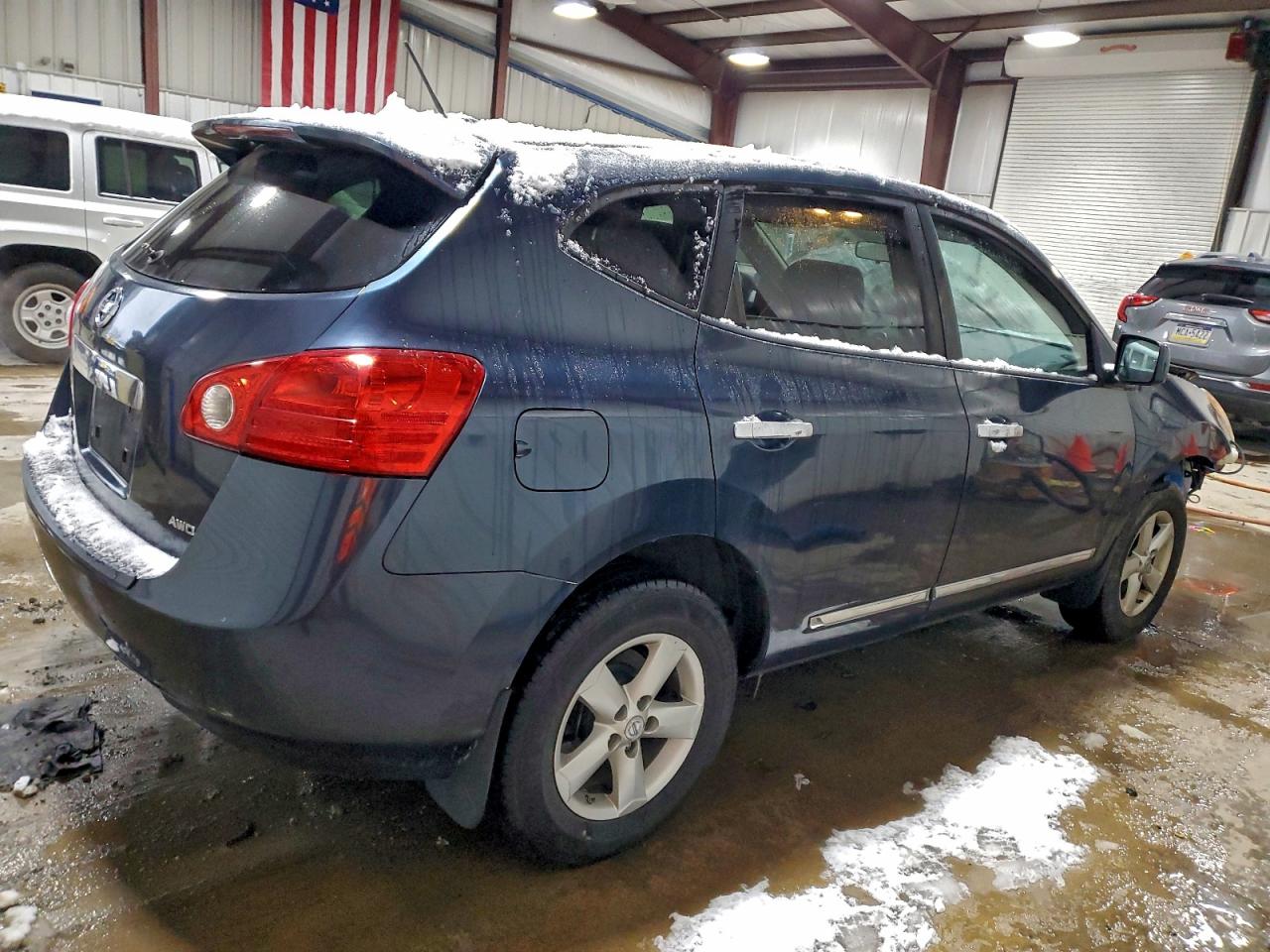 Nissan Rogue S Image 2