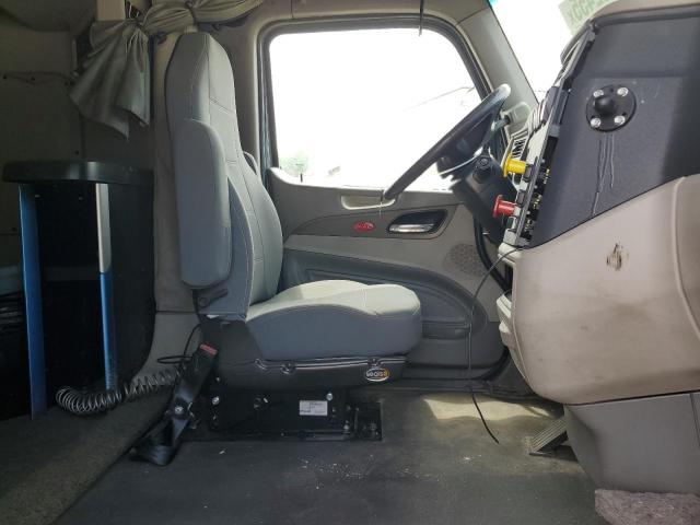 Peterbilt Tractor 579 Image 8