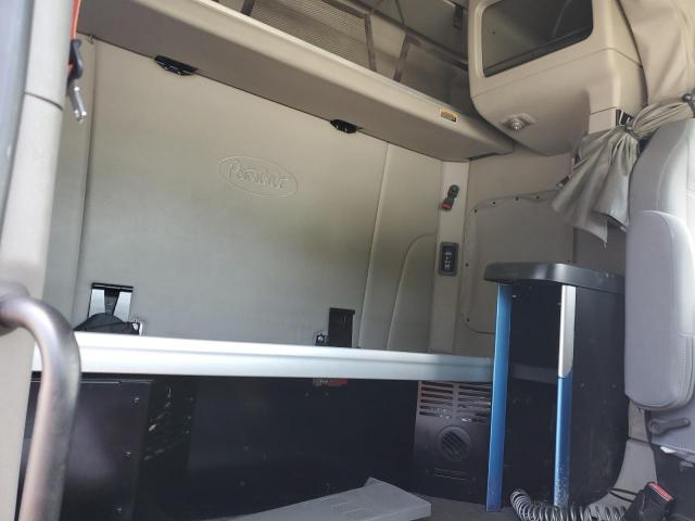Peterbilt Tractor 579 Image 5
