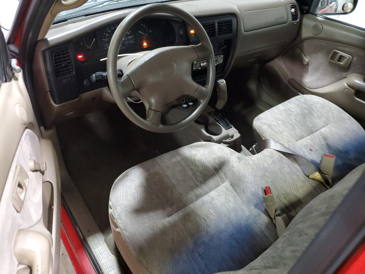 Toyota Tacoma Image 9