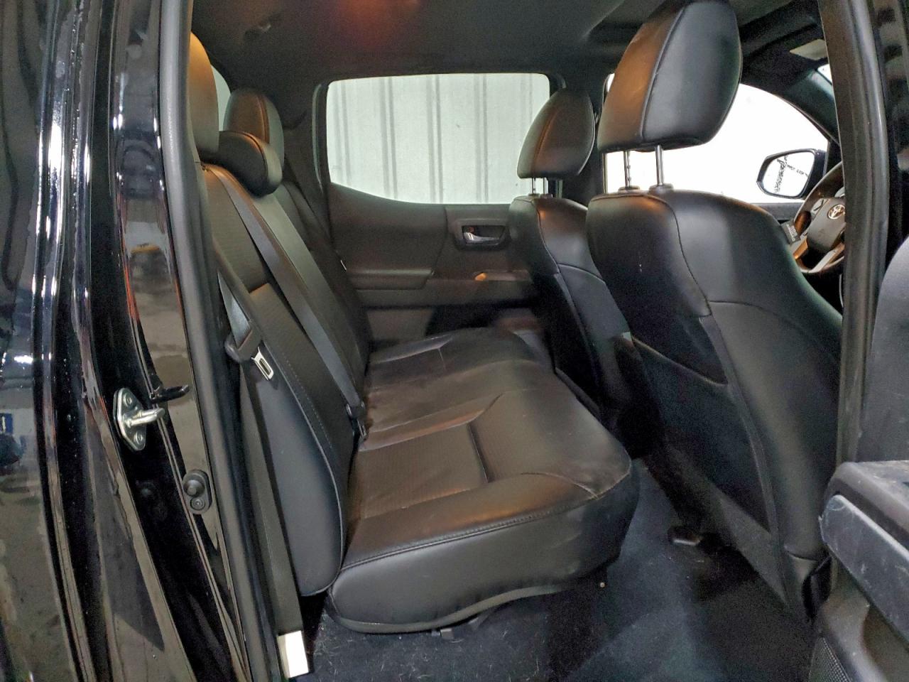 Toyota Tacoma Double Cab Image 9