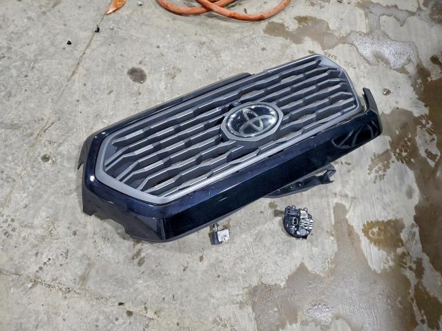 Toyota Tacoma Double Cab Image 11