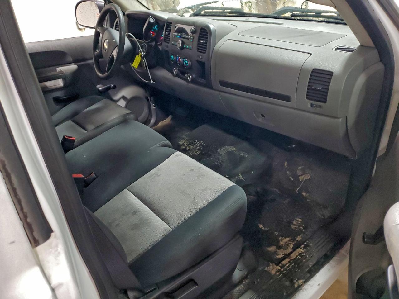 Chevrolet Silverado C1500 Image 8