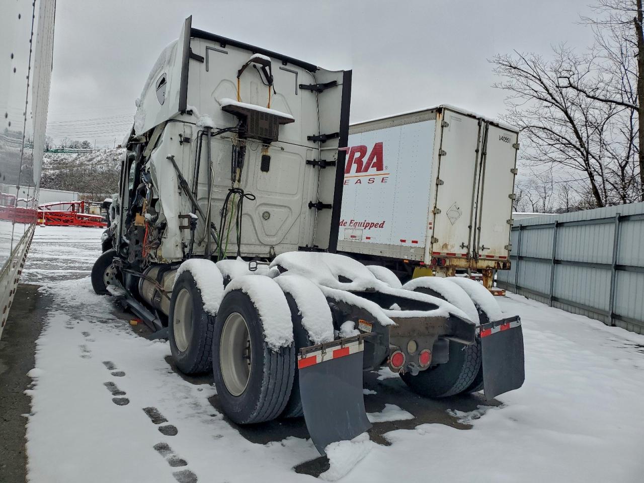 Freightliner Cascadia 1 Image 3