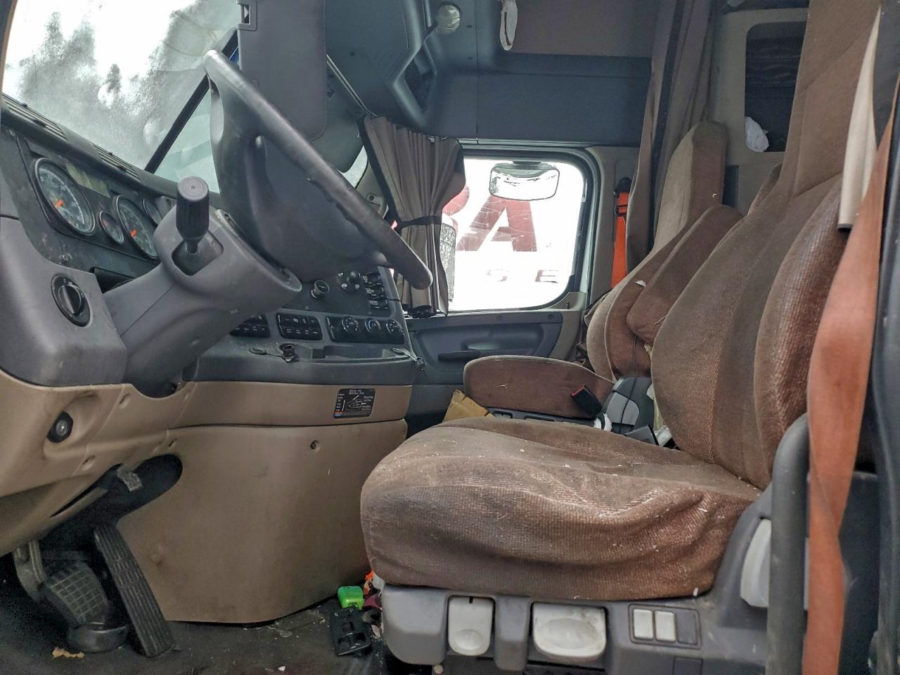 Freightliner Cascadia 1 Image 9