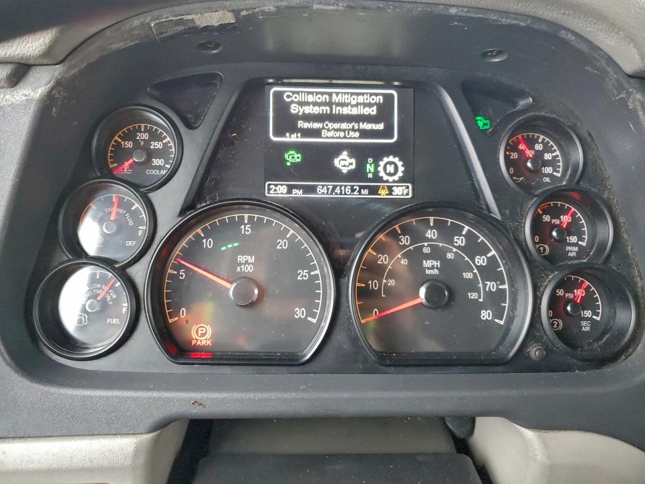 Peterbilt Tractor 579 Image 3