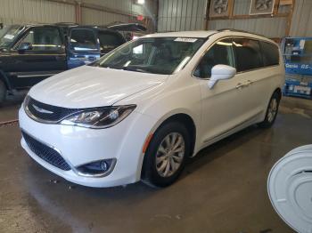  Salvage Chrysler Pacifica