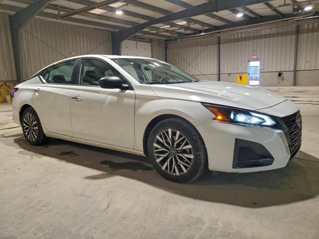 Nissan Altima Sv Image 2