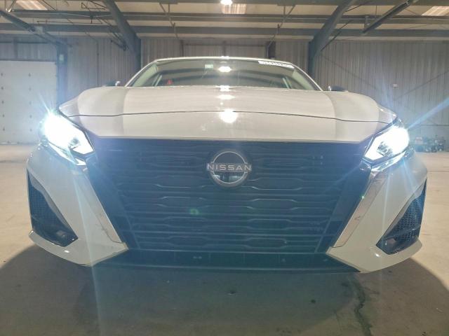 Nissan Altima Sv Image 11